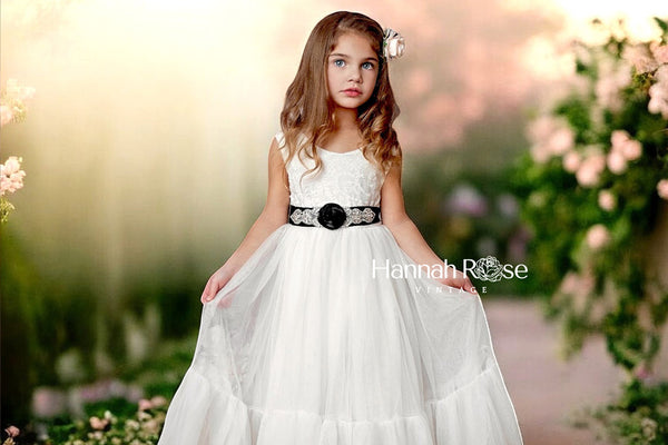 Modern Flower Girl Dresses: A Stylish and Elegant Choice for Modern Wedding Themes